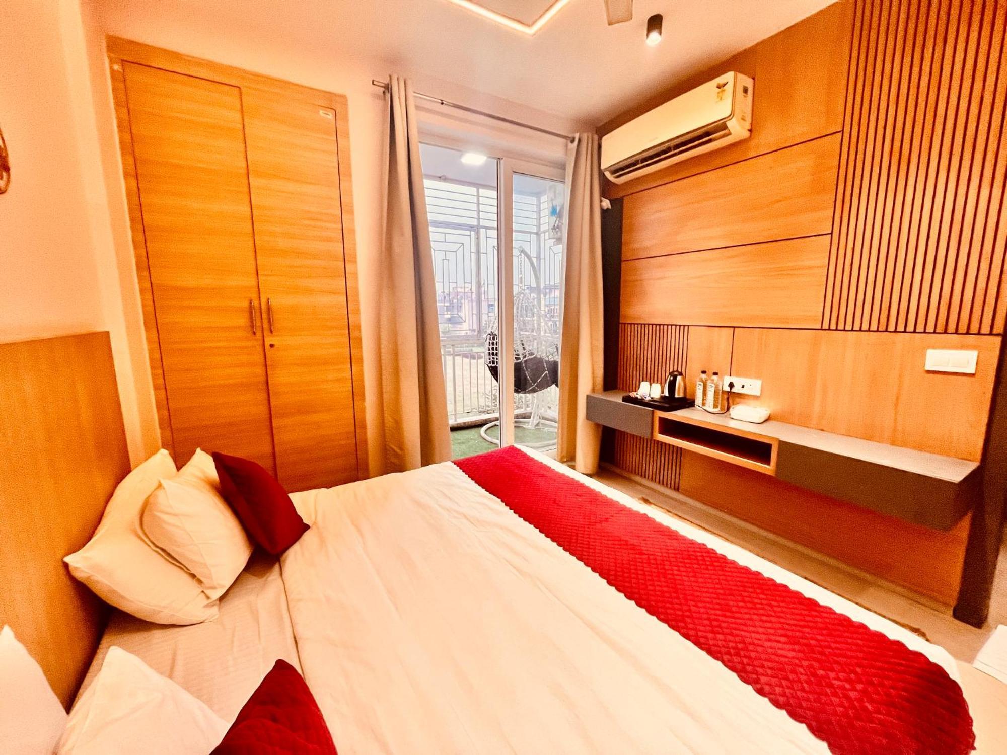 Pearl Grand Boutique Cottage In Omaxe Anandam Vrindavan - #Premium Ac Rooms With Balcony #Big Parking #Lift #Garden #Peaceful Area #Near Prem Mandir #Property Of The Year #Most Awarded Extérieur photo