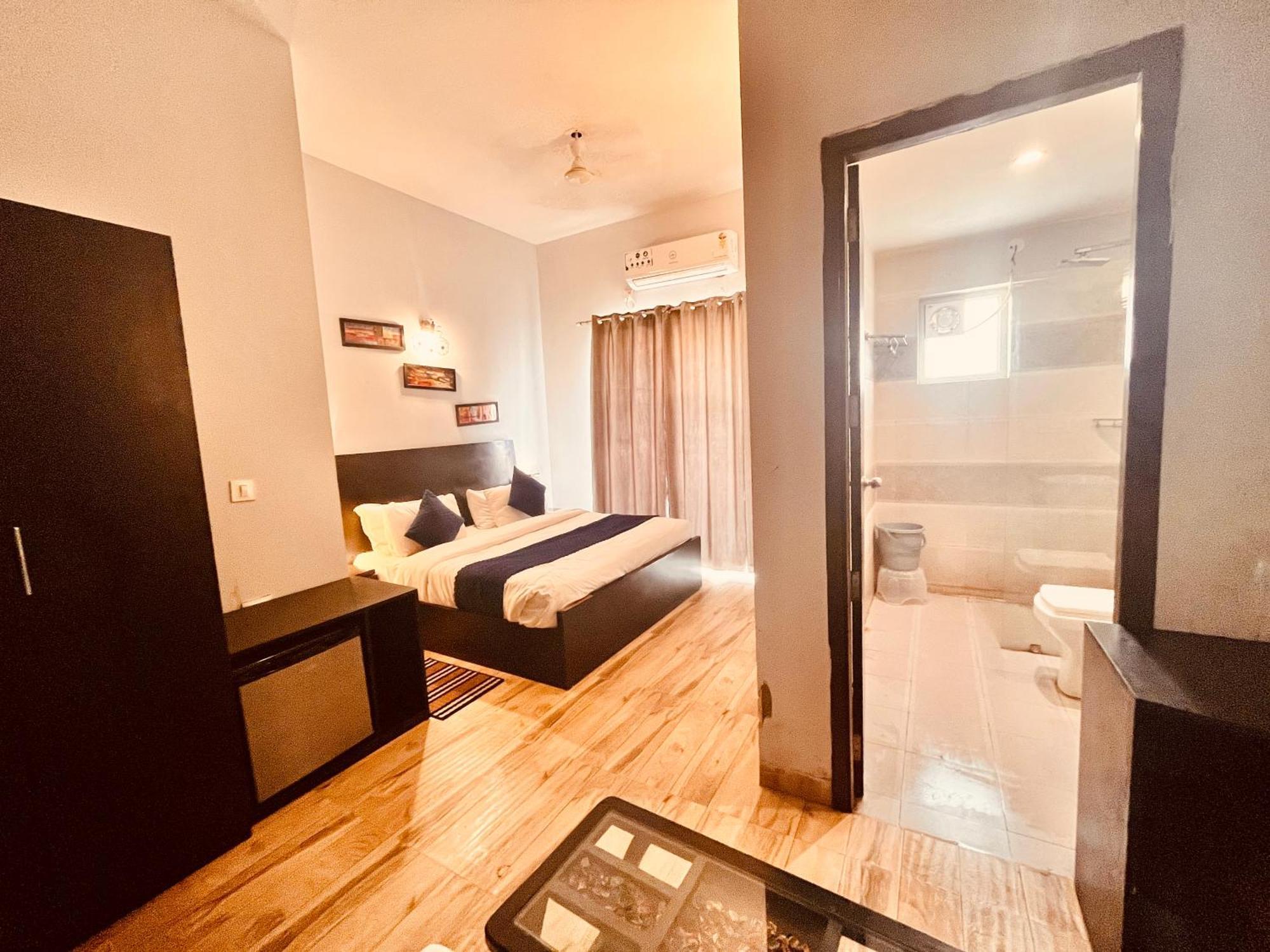 Pearl Grand Boutique Cottage In Omaxe Anandam Vrindavan - #Premium Ac Rooms With Balcony #Big Parking #Lift #Garden #Peaceful Area #Near Prem Mandir #Property Of The Year #Most Awarded Extérieur photo