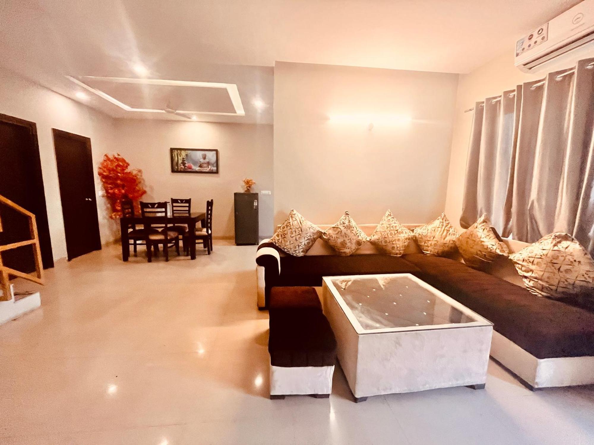 Pearl Grand Boutique Cottage In Omaxe Anandam Vrindavan - #Premium Ac Rooms With Balcony #Big Parking #Lift #Garden #Peaceful Area #Near Prem Mandir #Property Of The Year #Most Awarded Extérieur photo