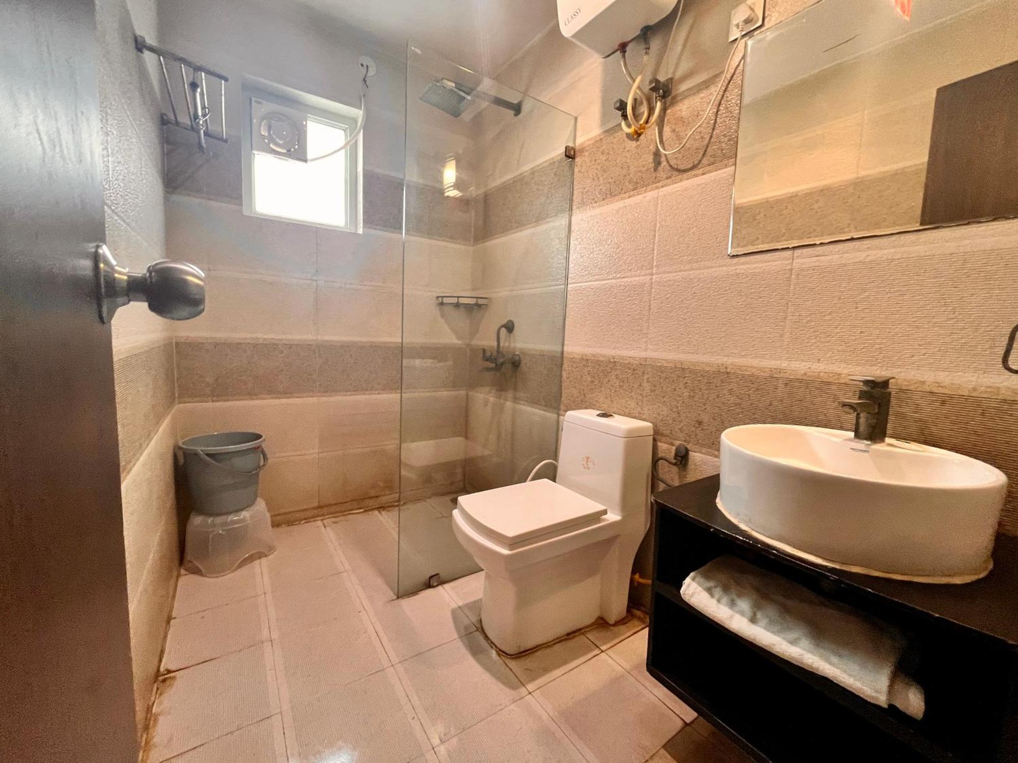 Pearl Grand Boutique Cottage In Omaxe Anandam Vrindavan - #Premium Ac Rooms With Balcony #Big Parking #Lift #Garden #Peaceful Area #Near Prem Mandir #Property Of The Year #Most Awarded Extérieur photo