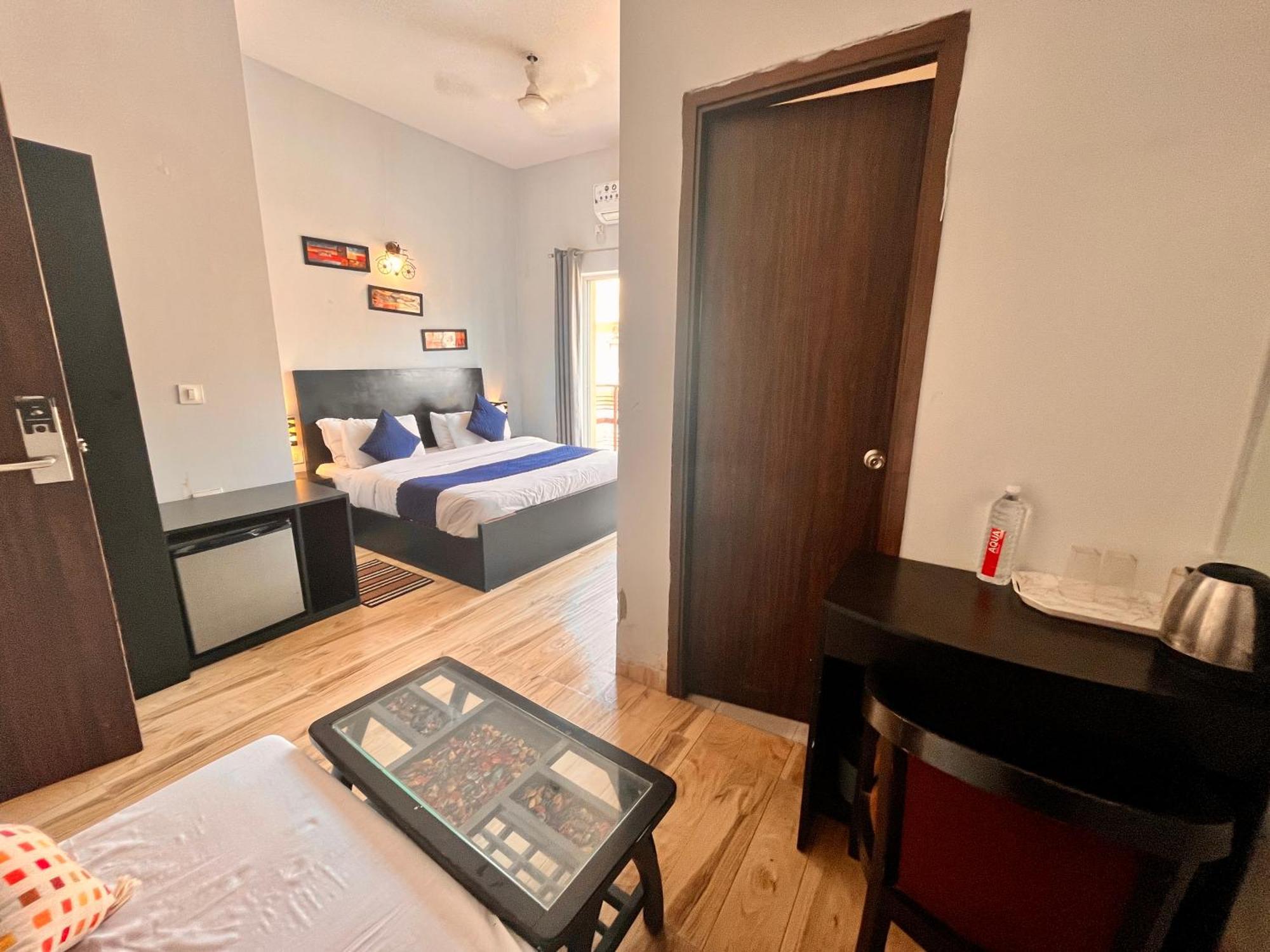 Pearl Grand Boutique Cottage In Omaxe Anandam Vrindavan - #Premium Ac Rooms With Balcony #Big Parking #Lift #Garden #Peaceful Area #Near Prem Mandir #Property Of The Year #Most Awarded Extérieur photo