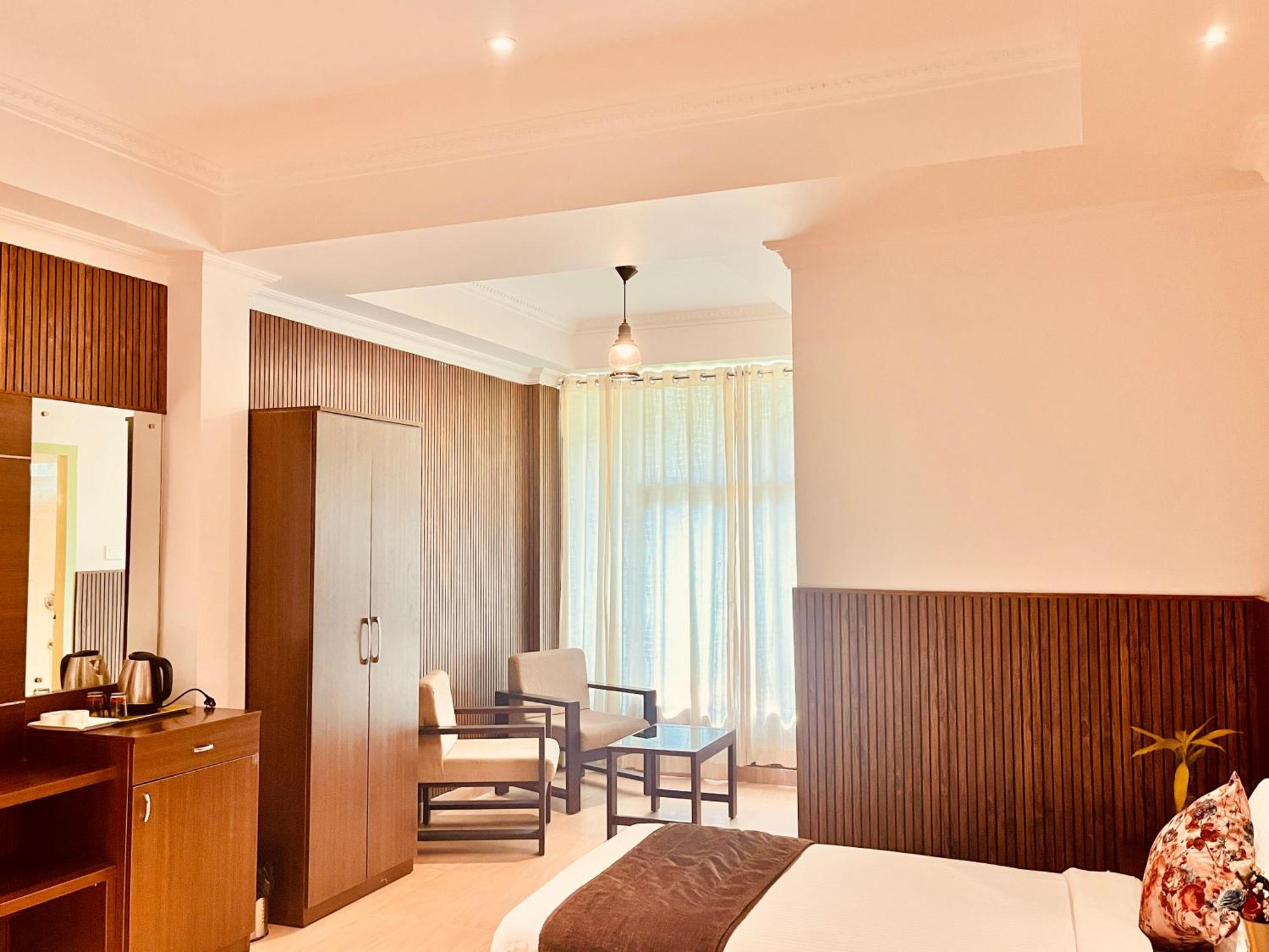 Pearl Grand Boutique Cottage In Omaxe Anandam Vrindavan - #Premium Ac Rooms With Balcony #Big Parking #Lift #Garden #Peaceful Area #Near Prem Mandir #Property Of The Year #Most Awarded Extérieur photo