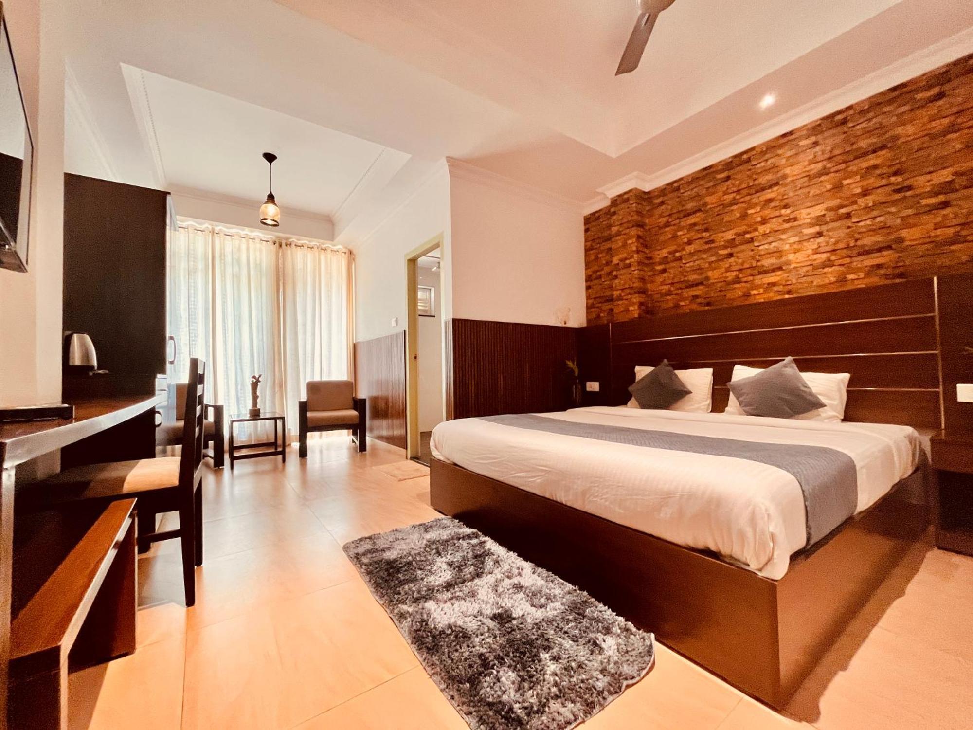 Pearl Grand Boutique Cottage In Omaxe Anandam Vrindavan - #Premium Ac Rooms With Balcony #Big Parking #Lift #Garden #Peaceful Area #Near Prem Mandir #Property Of The Year #Most Awarded Extérieur photo