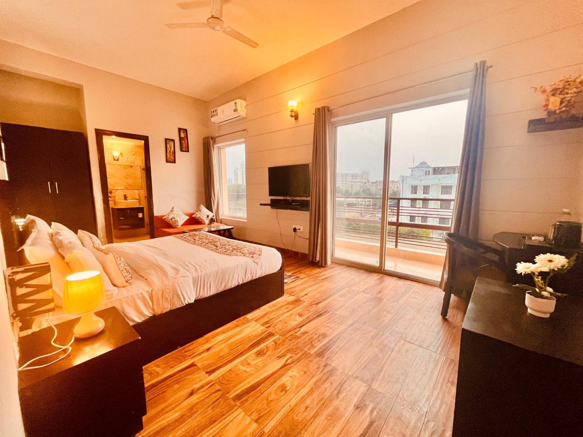 Pearl Grand Boutique Cottage In Omaxe Anandam Vrindavan - #Premium Ac Rooms With Balcony #Big Parking #Lift #Garden #Peaceful Area #Near Prem Mandir #Property Of The Year #Most Awarded Extérieur photo