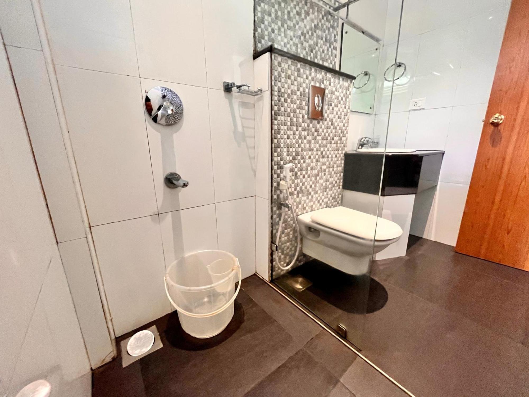 Pearl Grand Boutique Cottage In Omaxe Anandam Vrindavan - #Premium Ac Rooms With Balcony #Big Parking #Lift #Garden #Peaceful Area #Near Prem Mandir #Property Of The Year #Most Awarded Extérieur photo