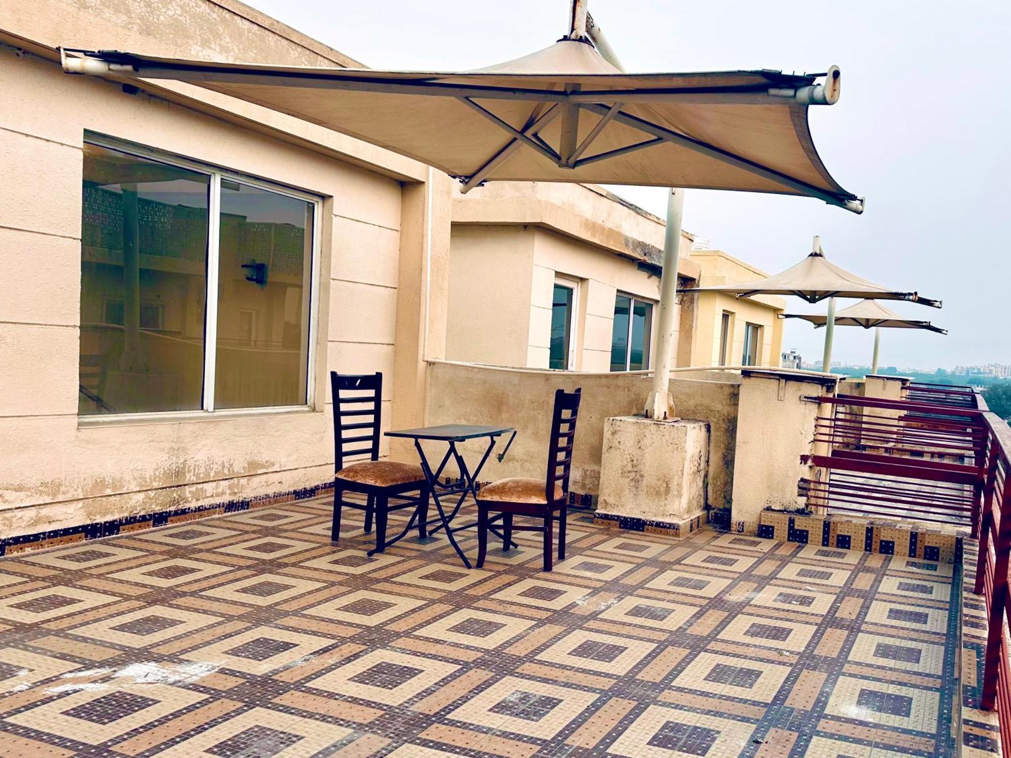 Pearl Grand Boutique Cottage In Omaxe Anandam Vrindavan - #Premium Ac Rooms With Balcony #Big Parking #Lift #Garden #Peaceful Area #Near Prem Mandir #Property Of The Year #Most Awarded Extérieur photo
