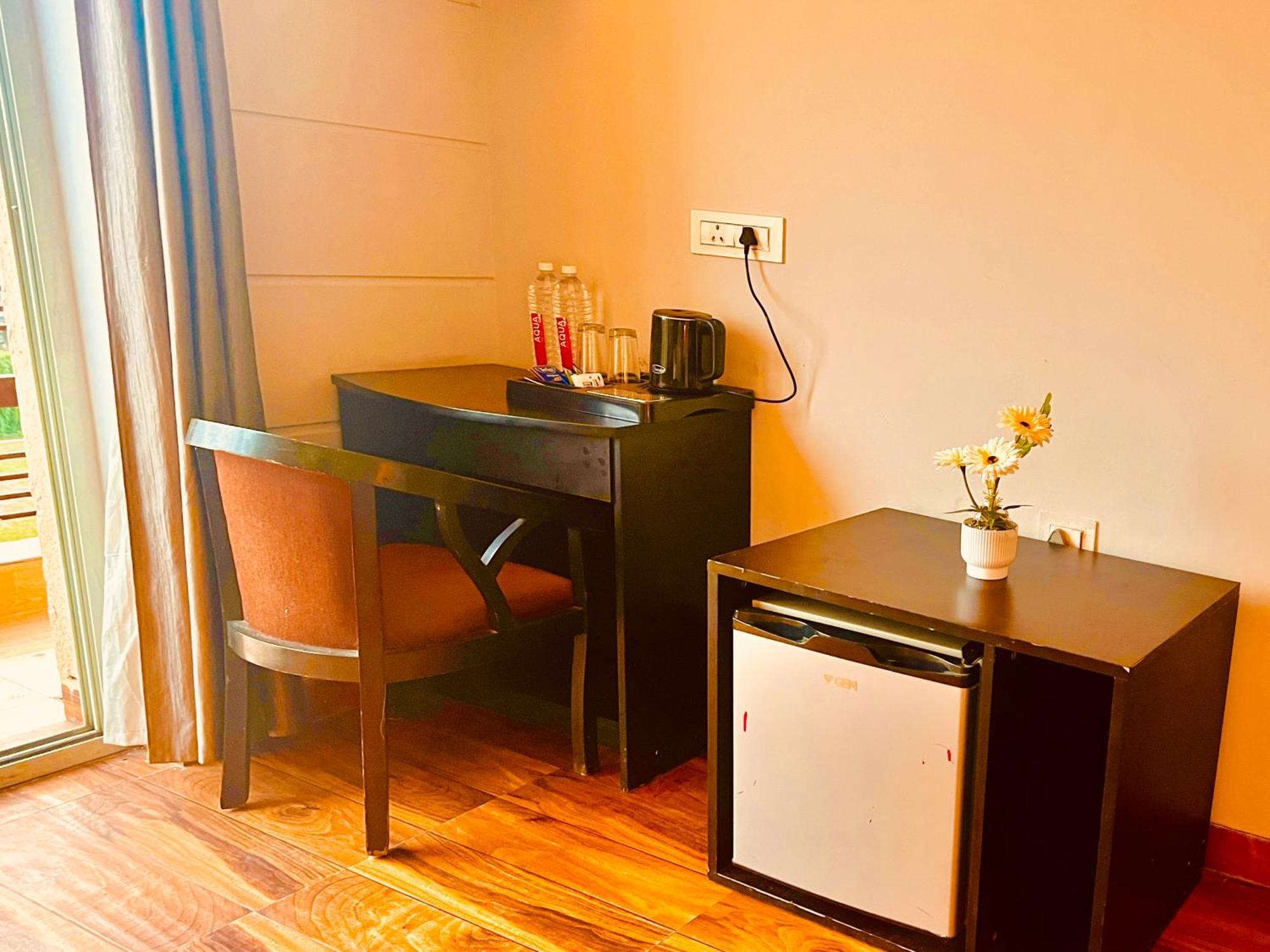 Pearl Grand Boutique Cottage In Omaxe Anandam Vrindavan - #Premium Ac Rooms With Balcony #Big Parking #Lift #Garden #Peaceful Area #Near Prem Mandir #Property Of The Year #Most Awarded Extérieur photo