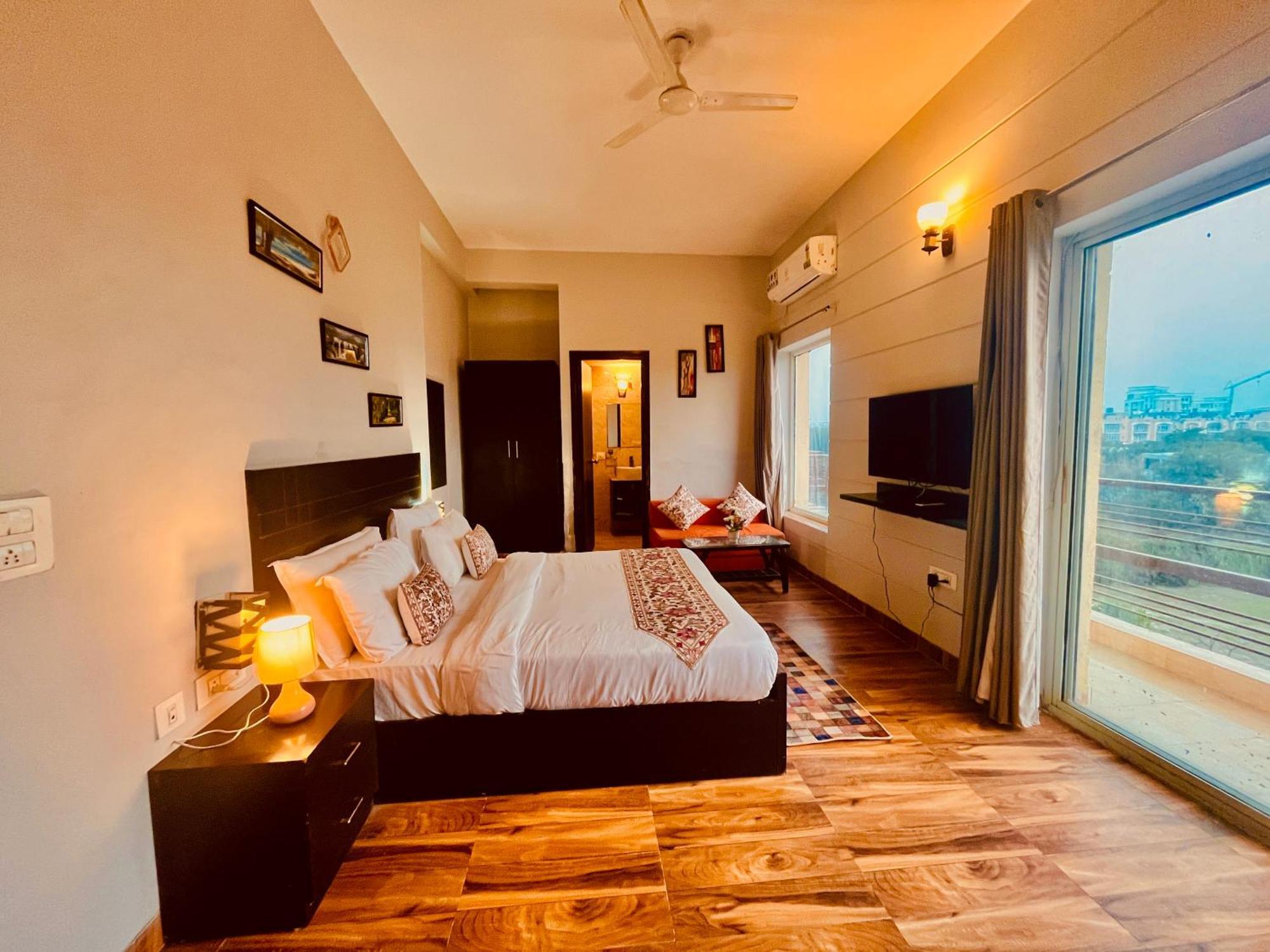 Pearl Grand Boutique Cottage In Omaxe Anandam Vrindavan - #Premium Ac Rooms With Balcony #Big Parking #Lift #Garden #Peaceful Area #Near Prem Mandir #Property Of The Year #Most Awarded Extérieur photo